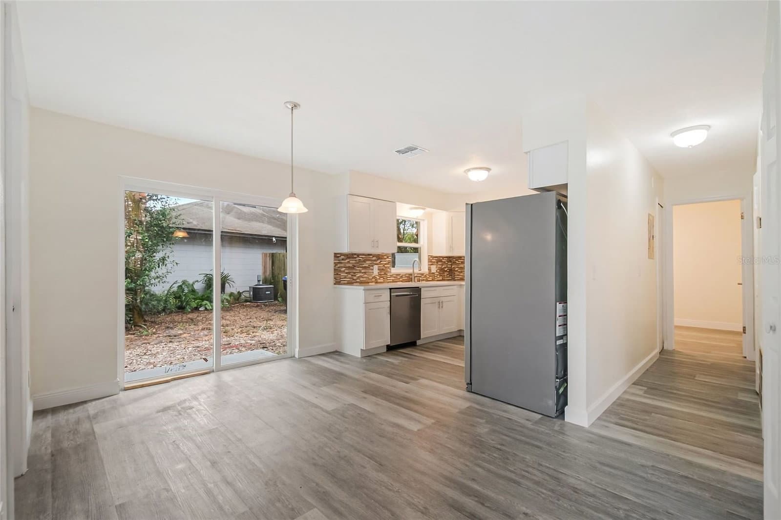 Photo 4 of 3220 NETHERWOOD