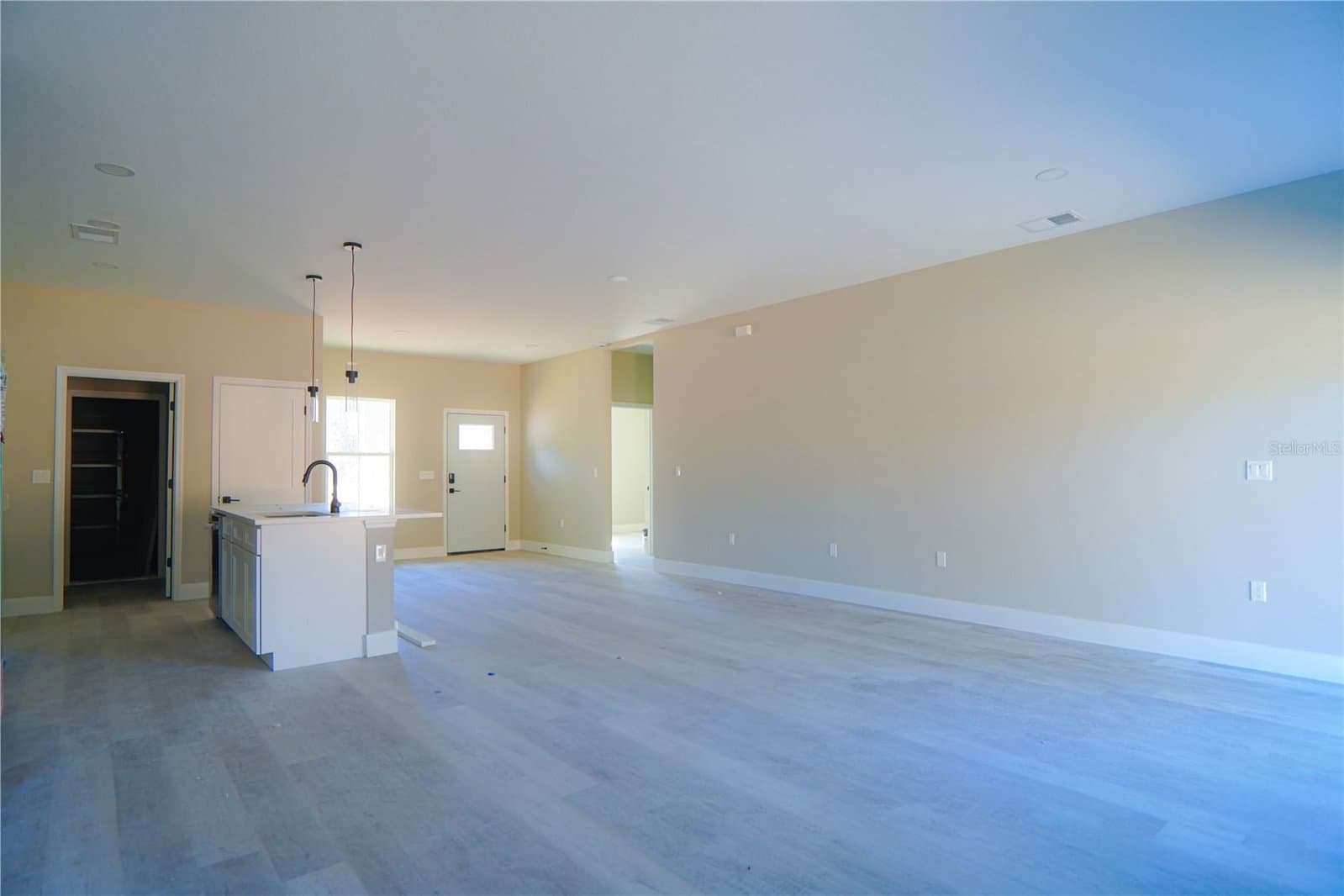 Photo 5 of 8413 131ST