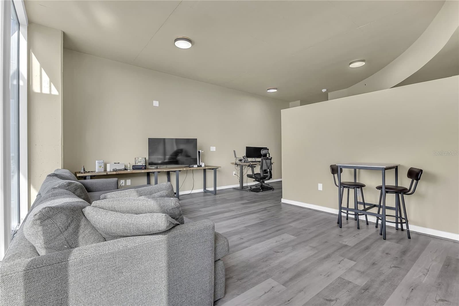 Photo 4 of 155 COURT