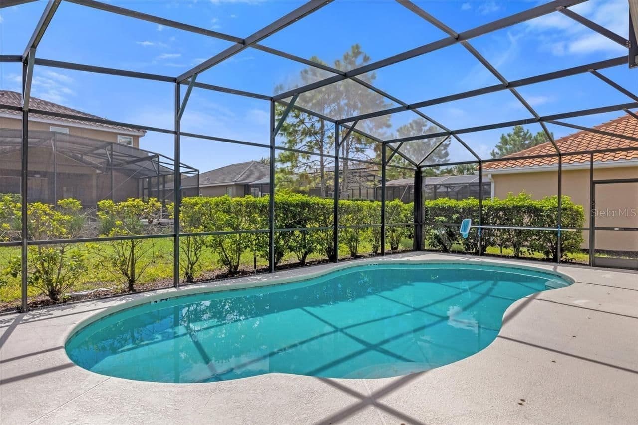 4072 OAKTREE