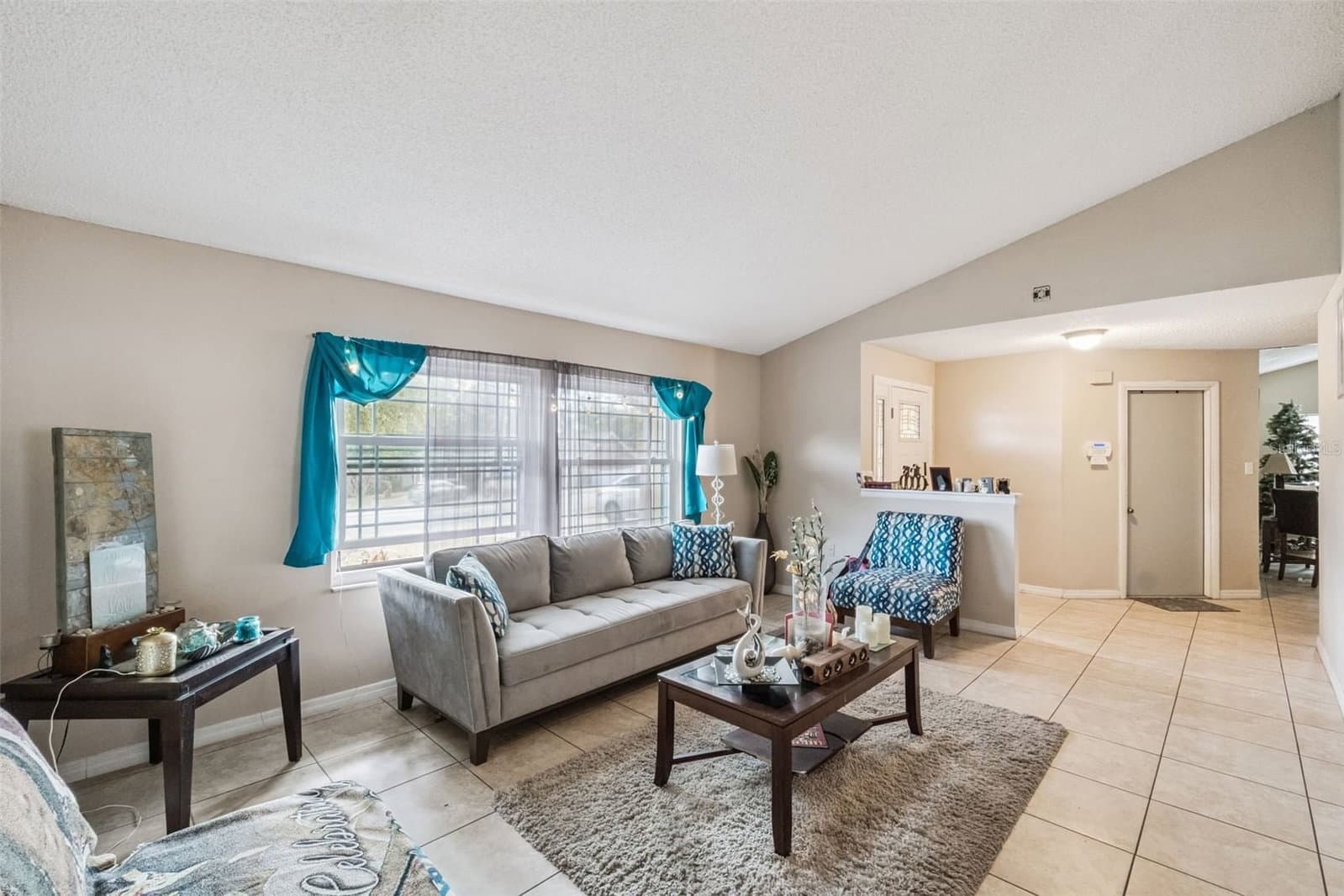 Photo 4 of 6815 CRESCENT RIDGE