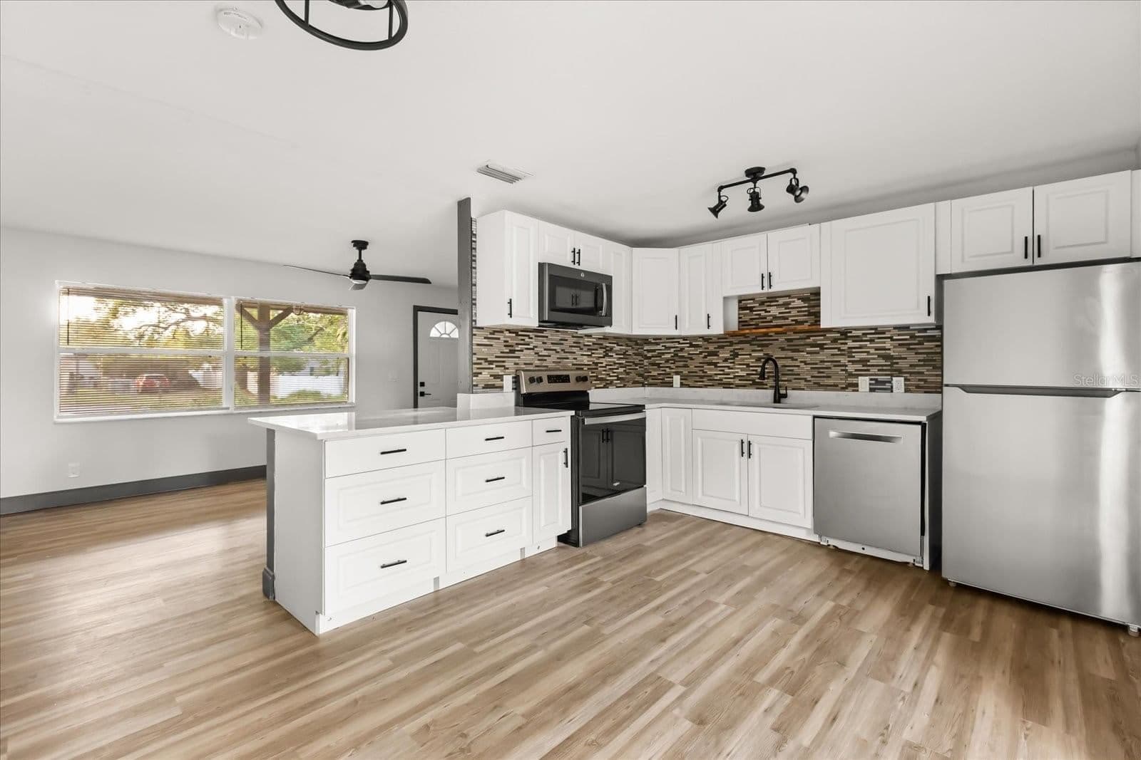 Photo 5 of 2507 NEWBERRY
