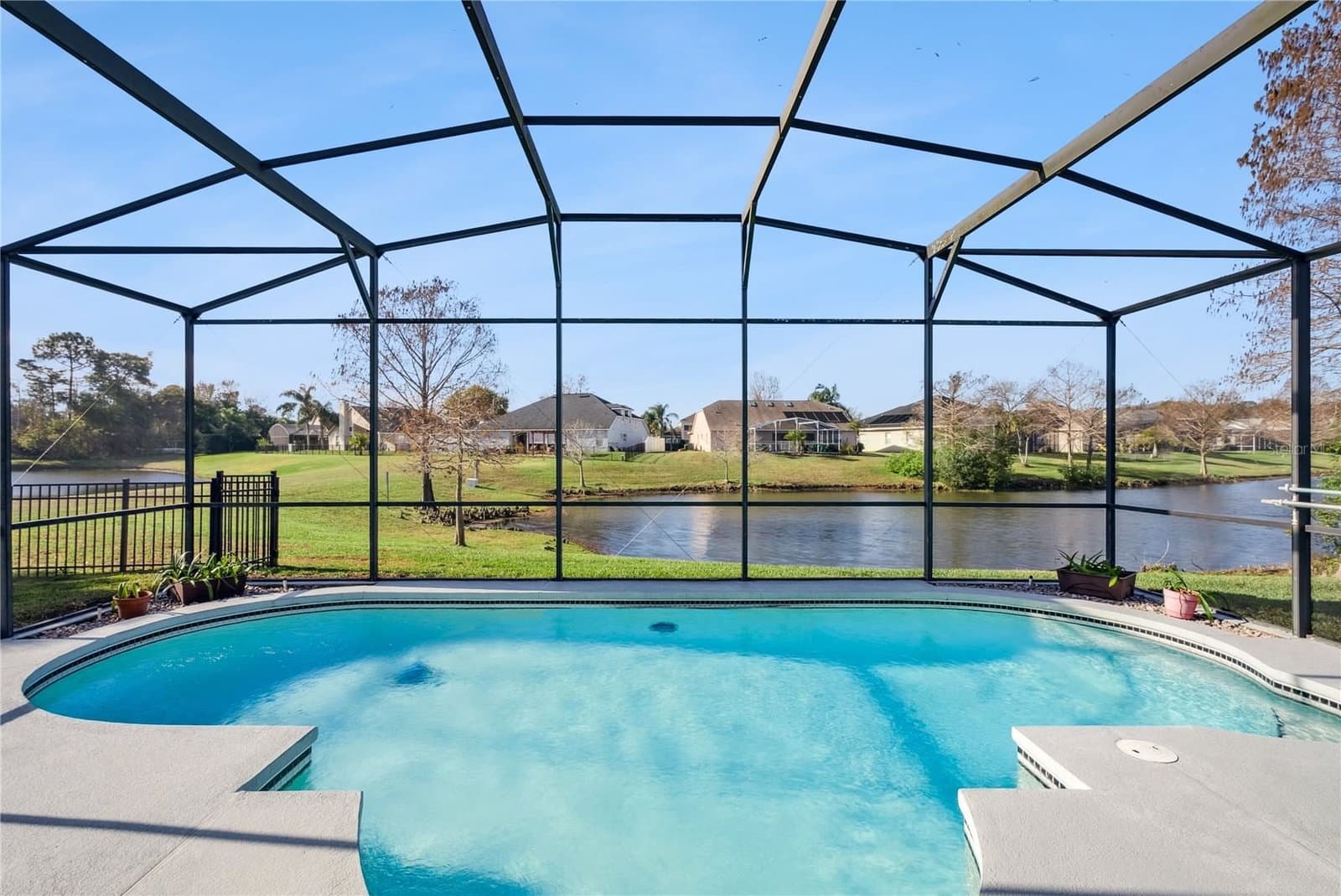 639 LAKEHAVEN
