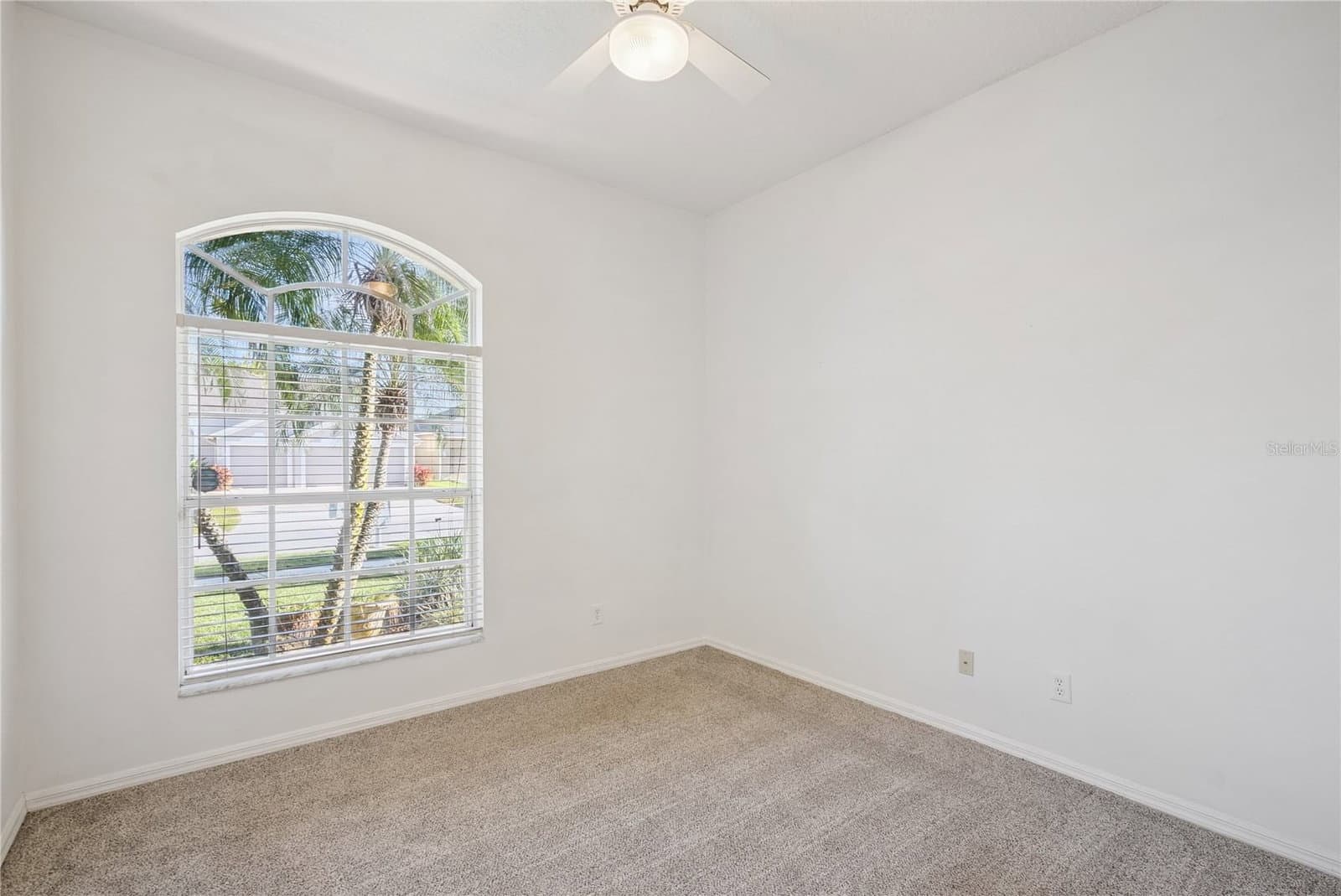 Photo 5 of 639 LAKEHAVEN