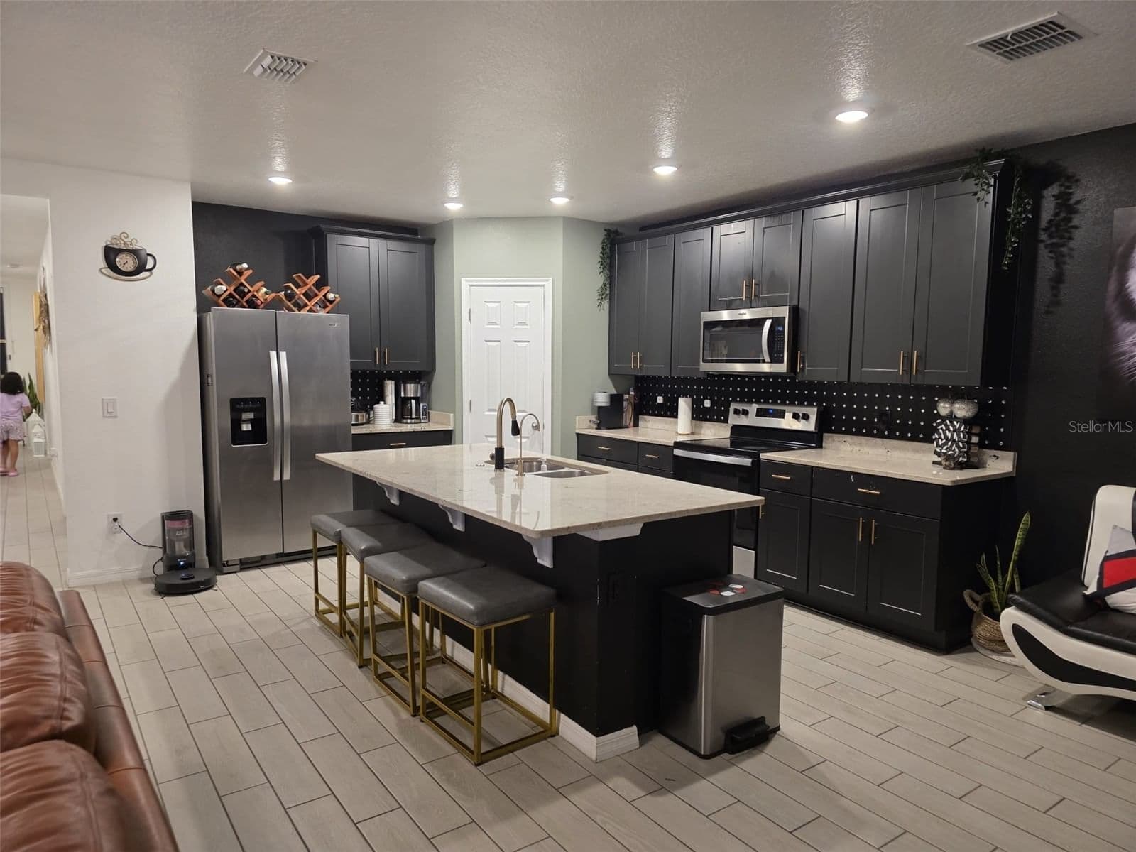 Photo 5 of 1431 SAGUARO STREET