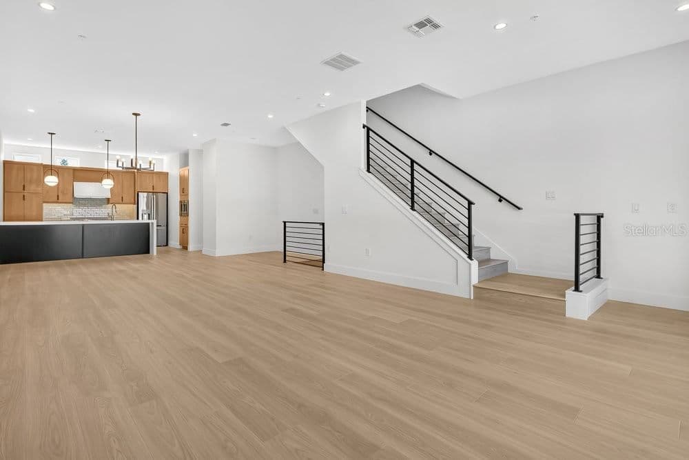 1008 ROBINSON