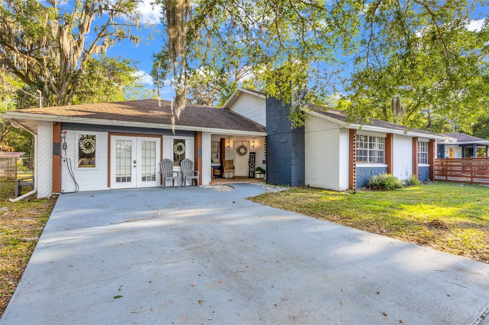 Photo 4 of 1521 HERON WOOD