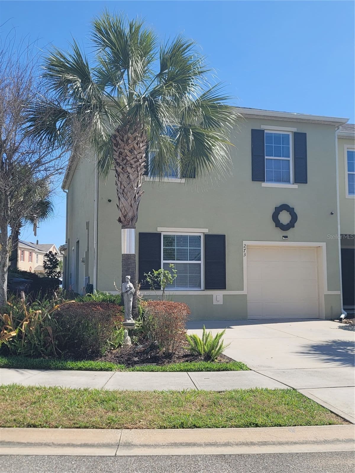 273 ARBOR LAKES