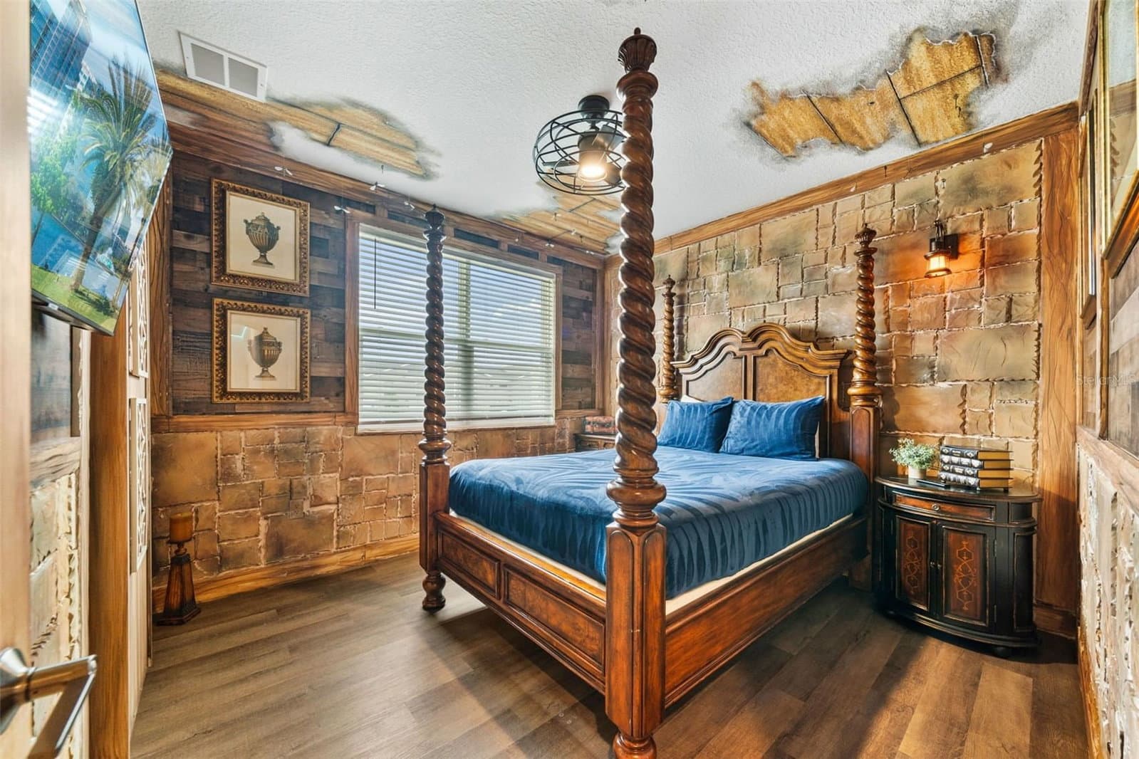 1187 KINGSBARN