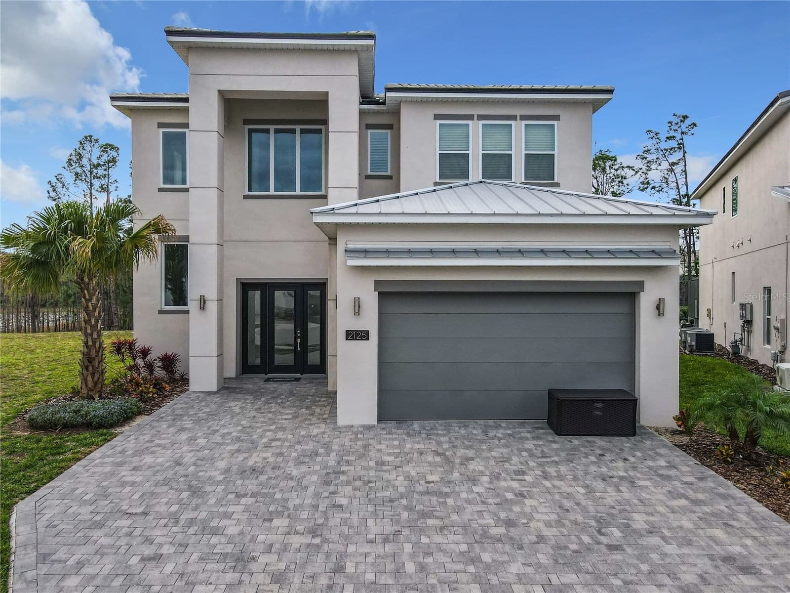 2125 PINE OAK