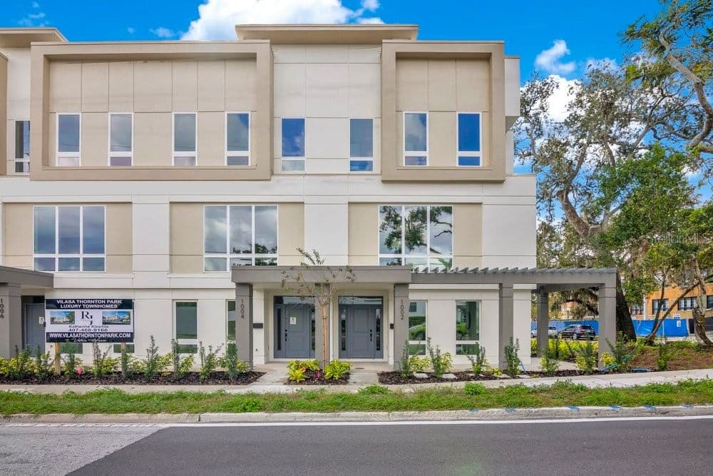 1010 ROBINSON