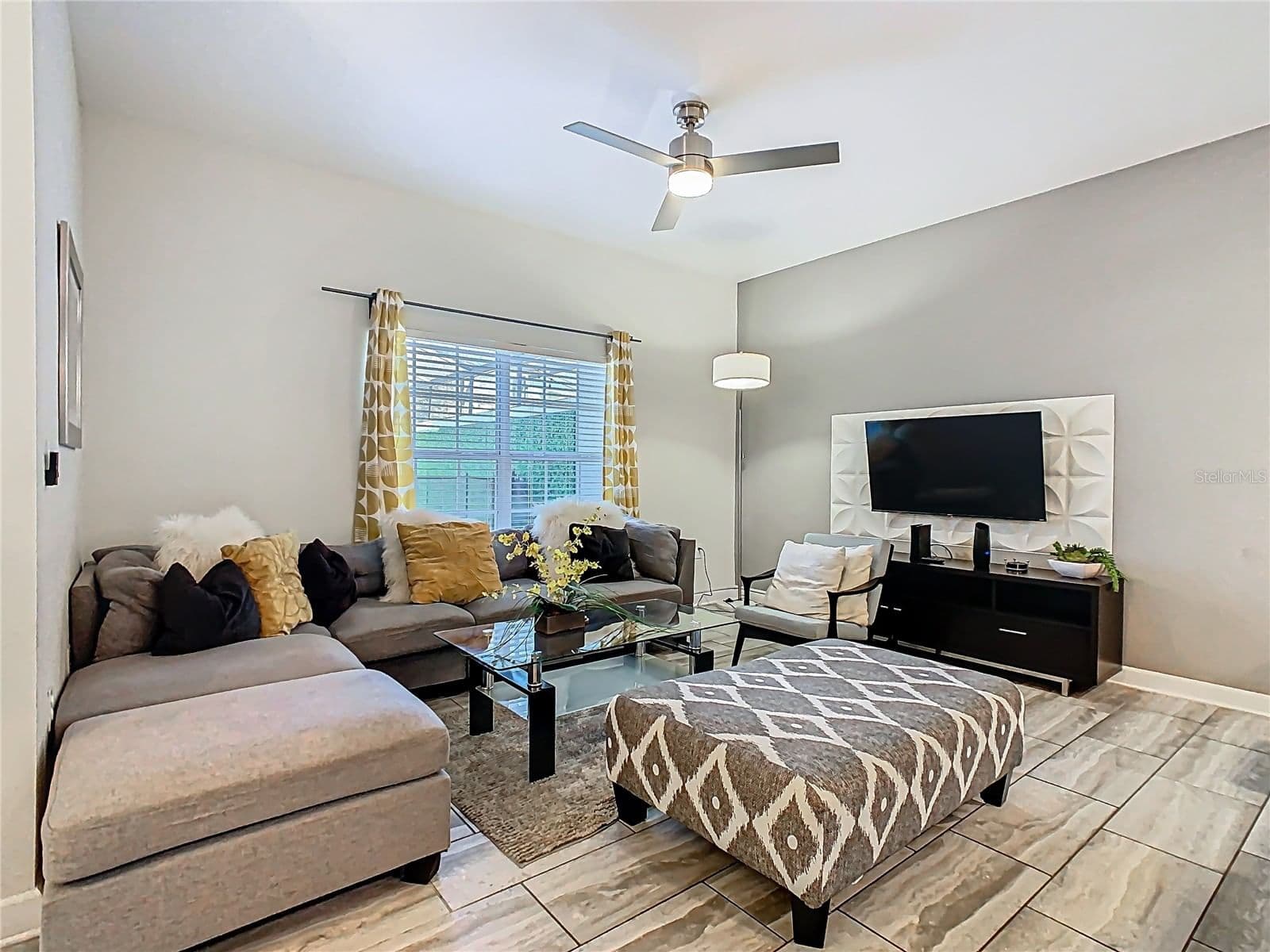 Photo 5 of 1579 MOON VALLEY DR