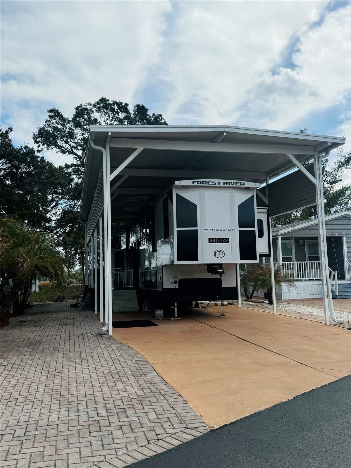 402 GOLFVIEW