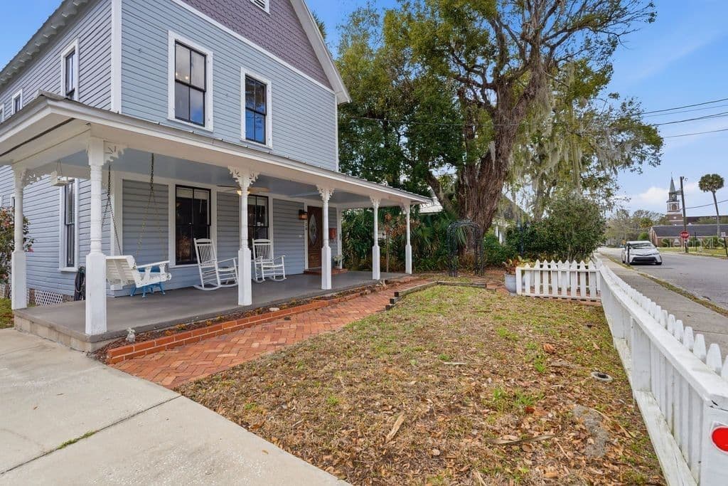 Photo 4 of 720 3RD