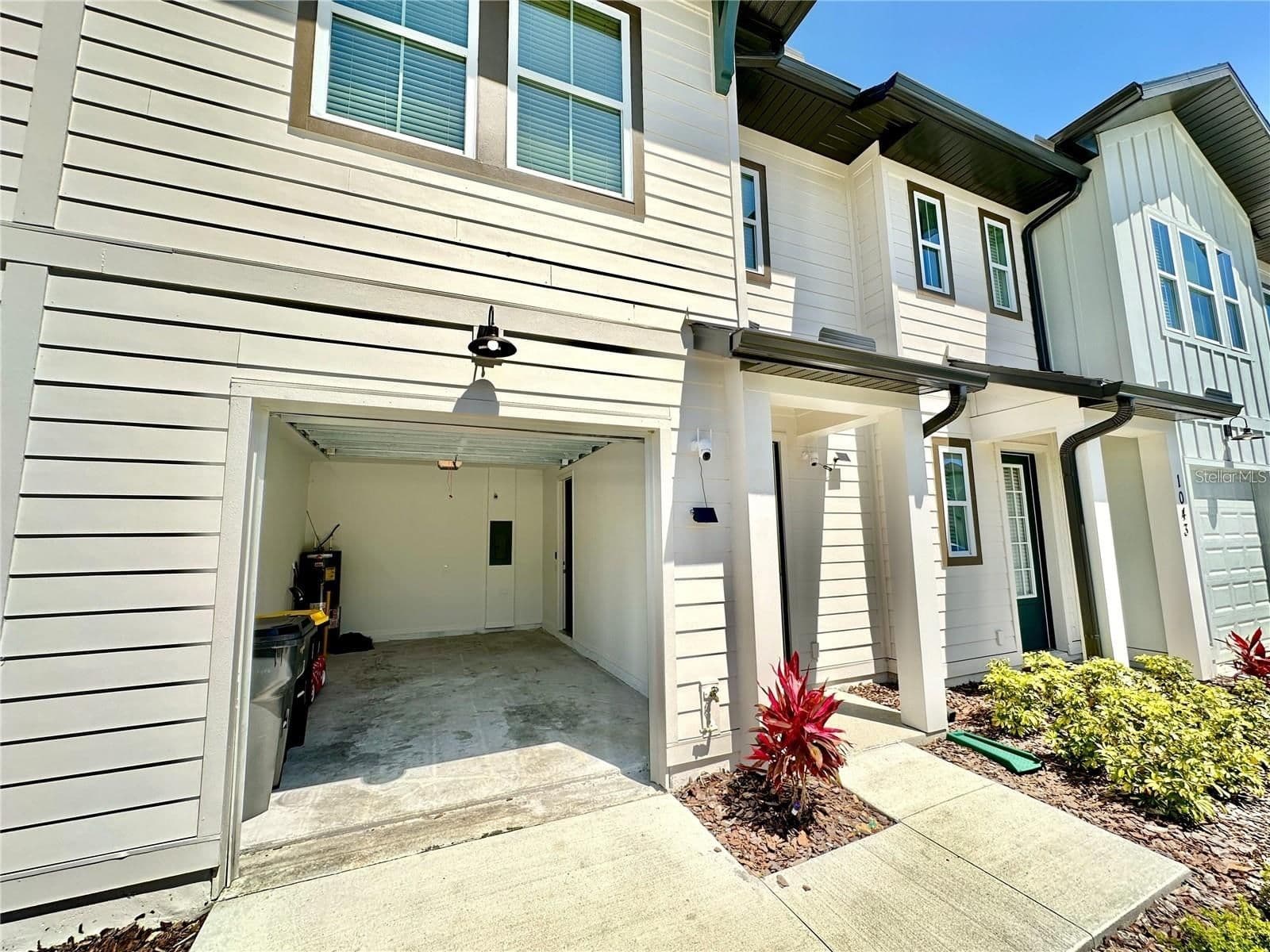 1047 PLANTATION