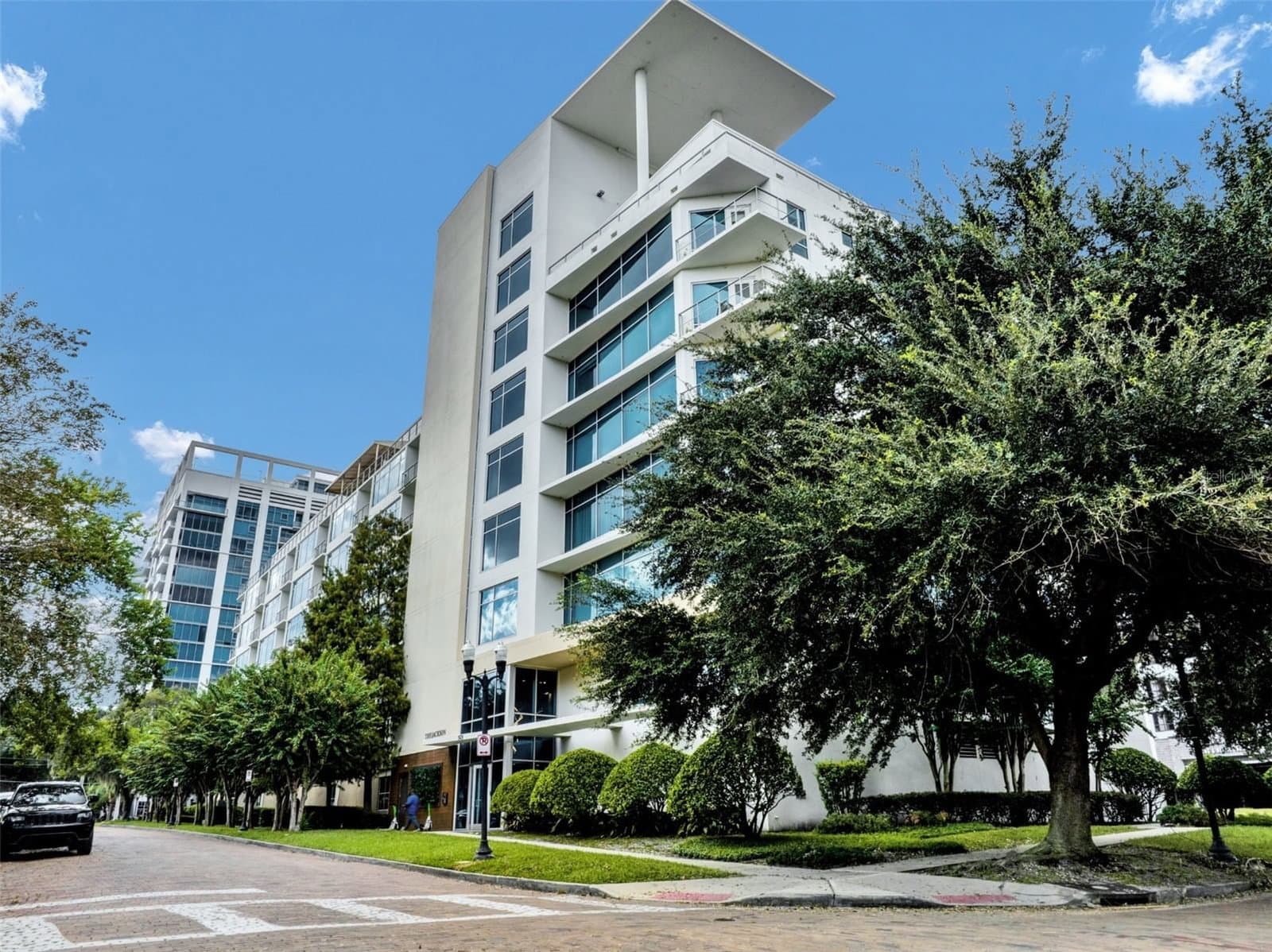 525 JACKSON