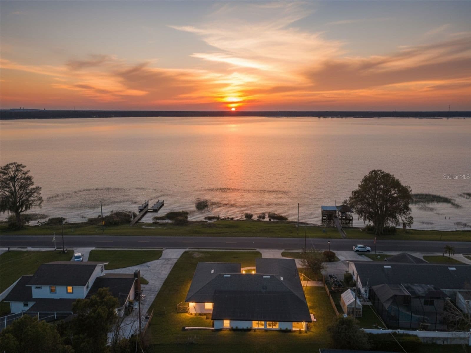 1106 LAKE ARIANA