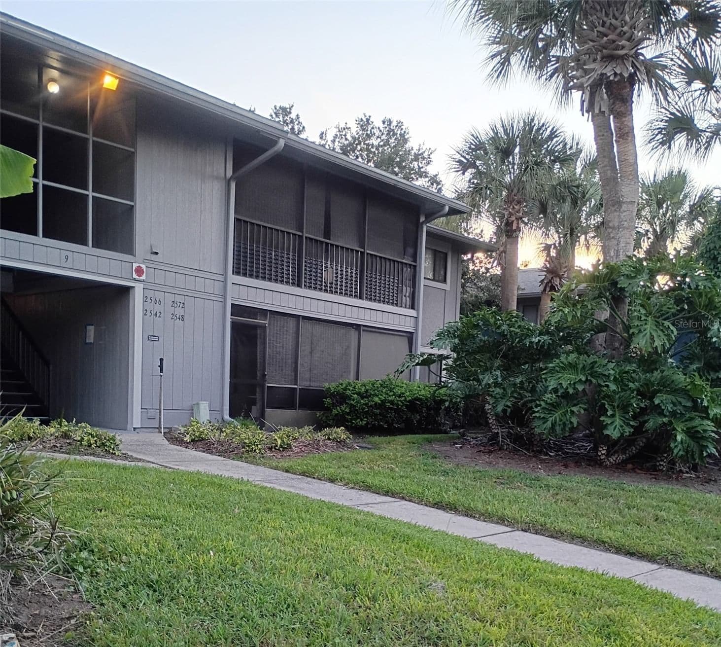 2542 OAK PARK