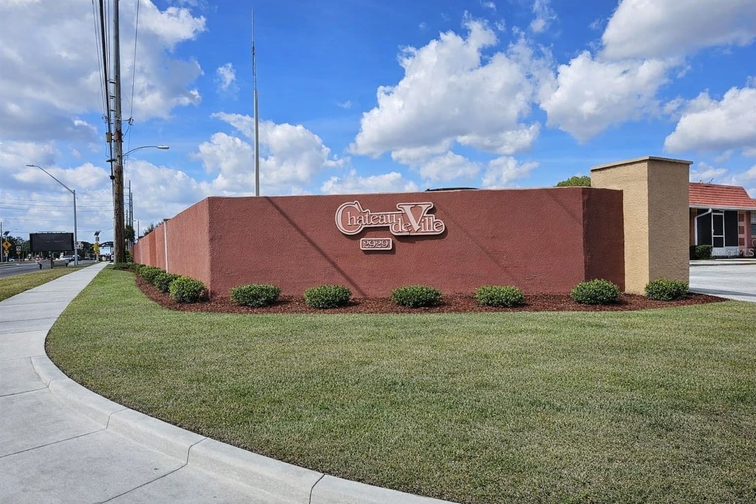 2929 OAK RIDGE