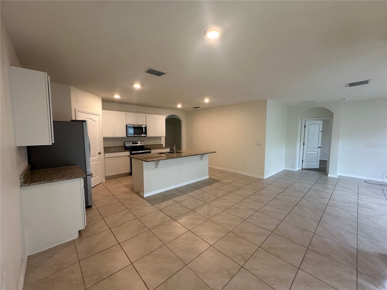 Photo 4 of 1292 SUGARWOOD