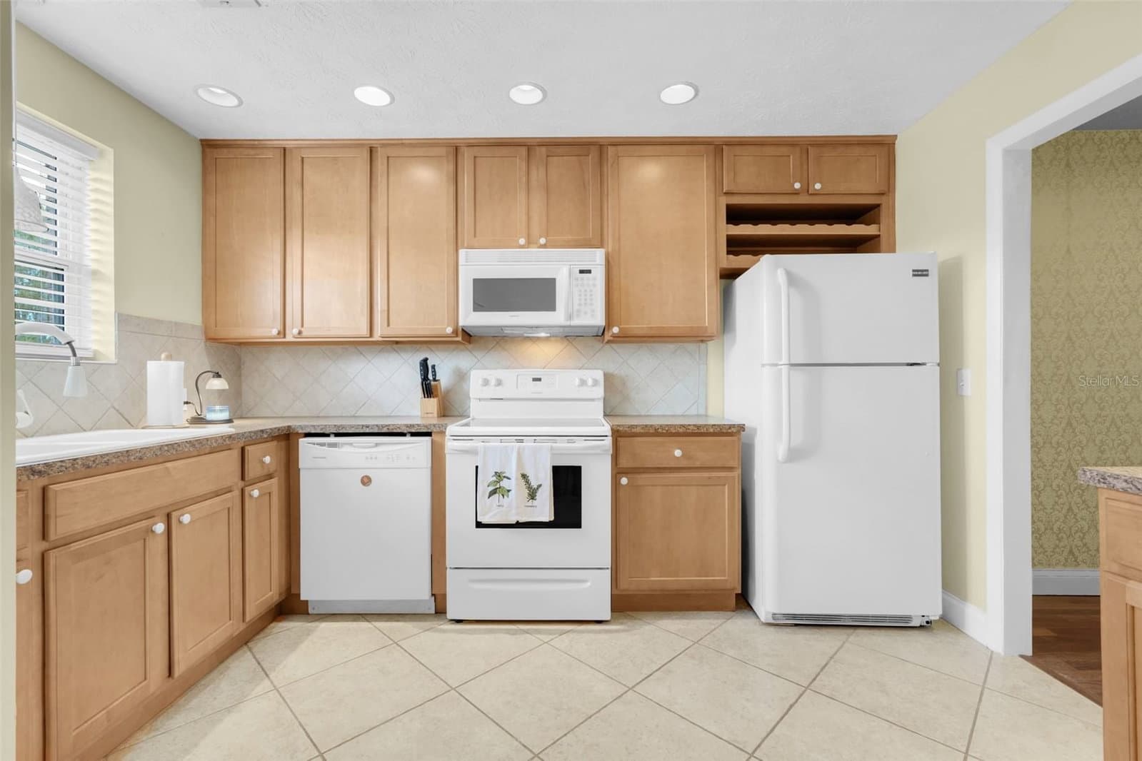 4224 LAKE UNDERHILL