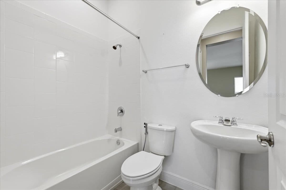 Photo 4 of 16545 BROADWATER