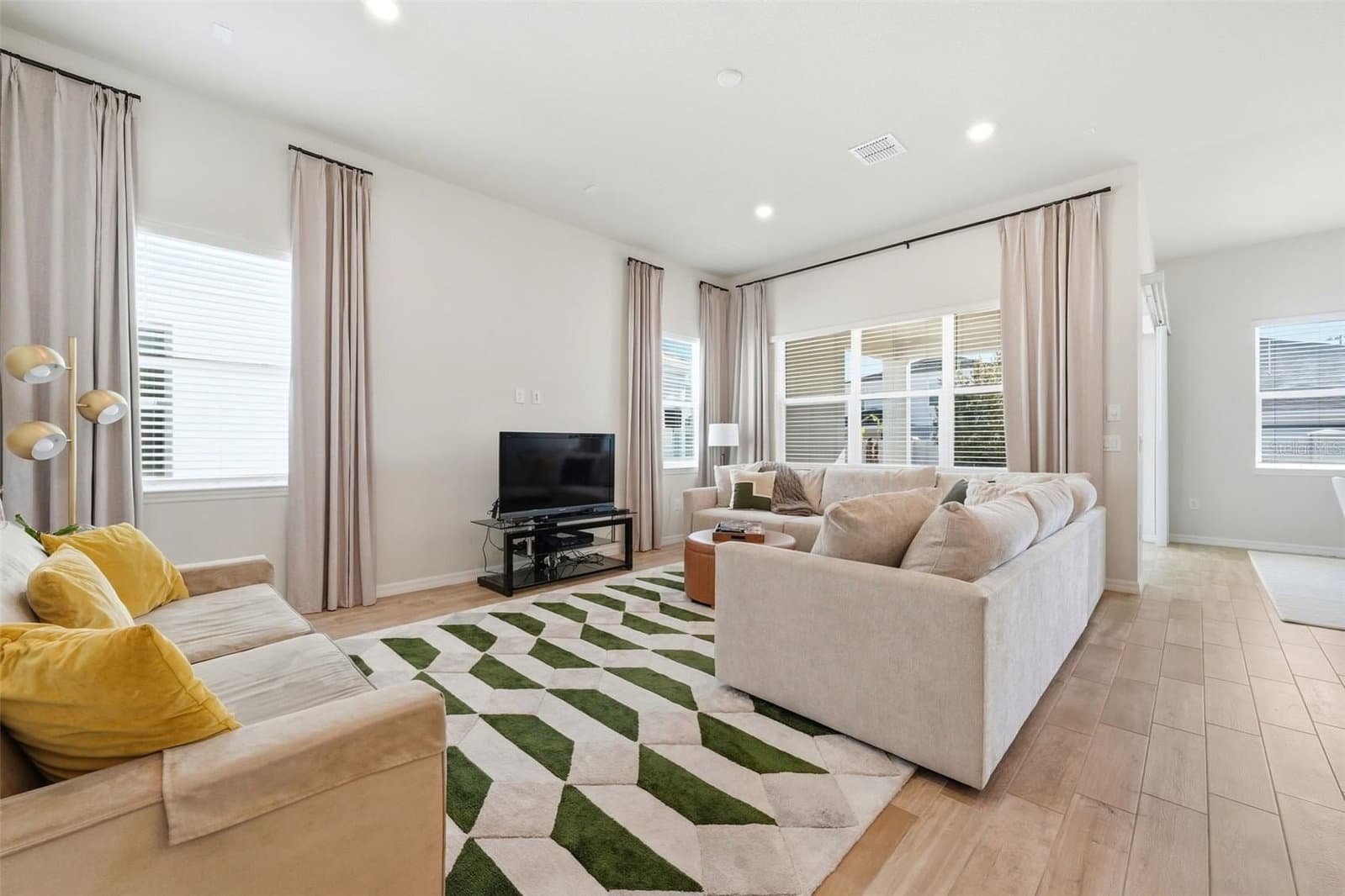 Photo 4 of 10325 PARKVIEW RESERVE