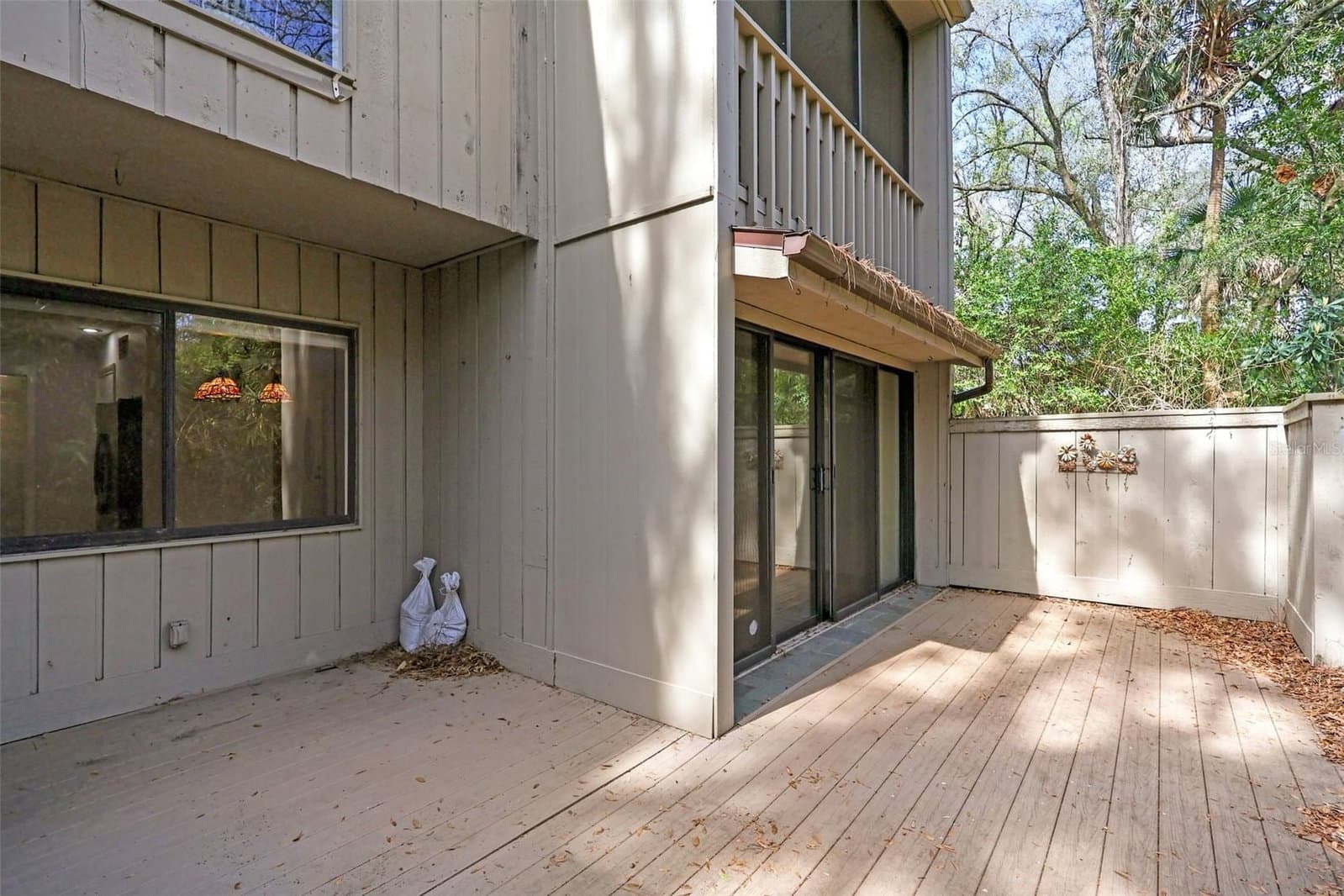 116 CROWN OAKS