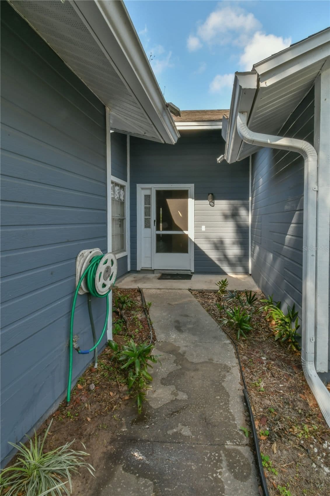 7416 LITTLE POND