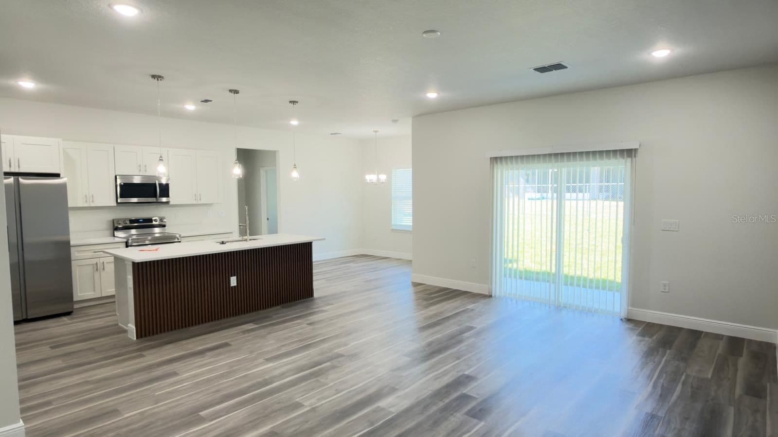Photo 4 of 4522 170TH STREET