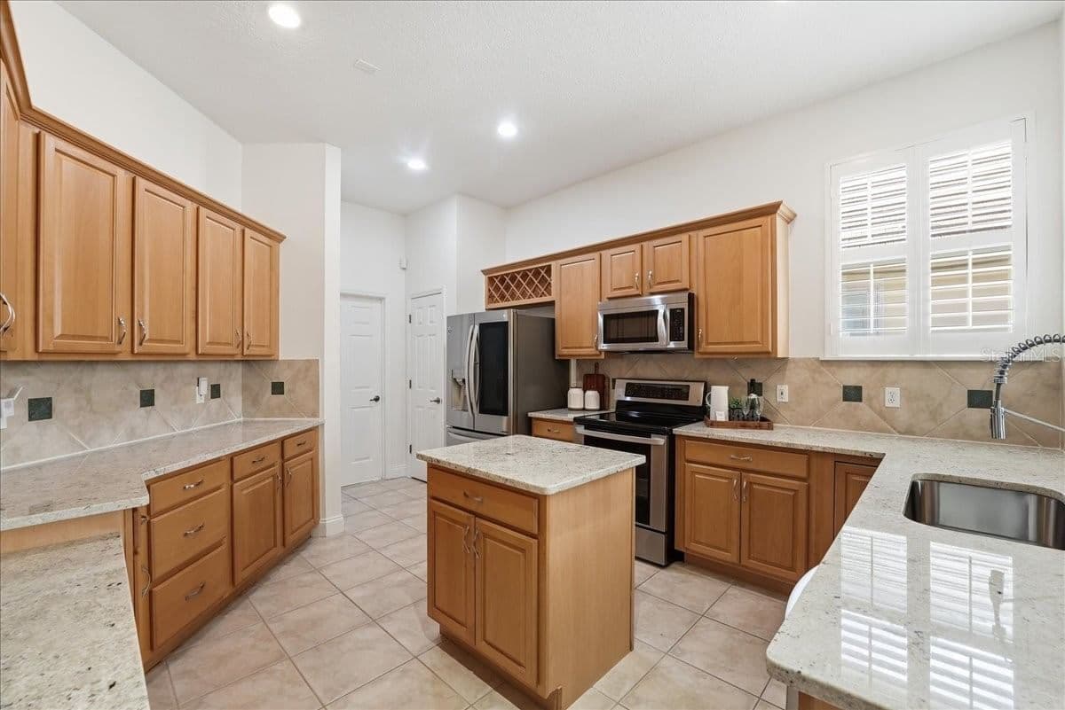 Photo 5 of 10926 WOODCHASE