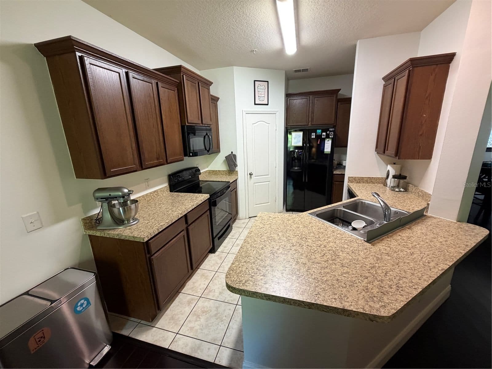 Photo 4 of 15353 OAK APPLE