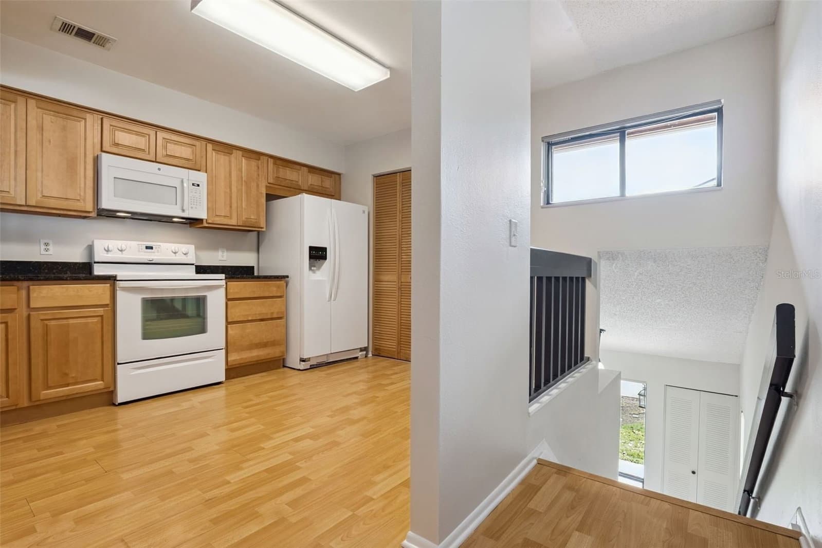 Photo 4 of 2901 CLUBVIEW