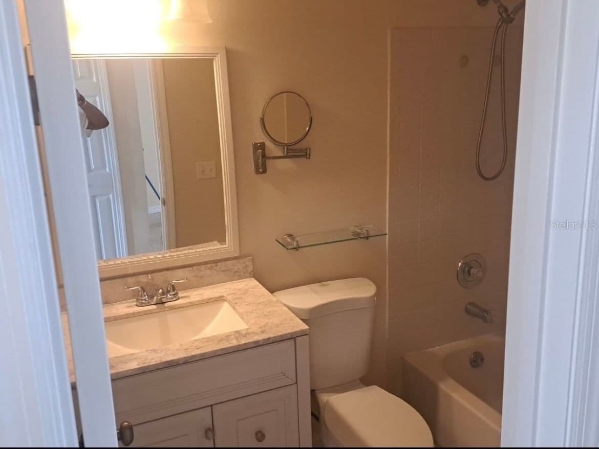 2227 STONINGTON