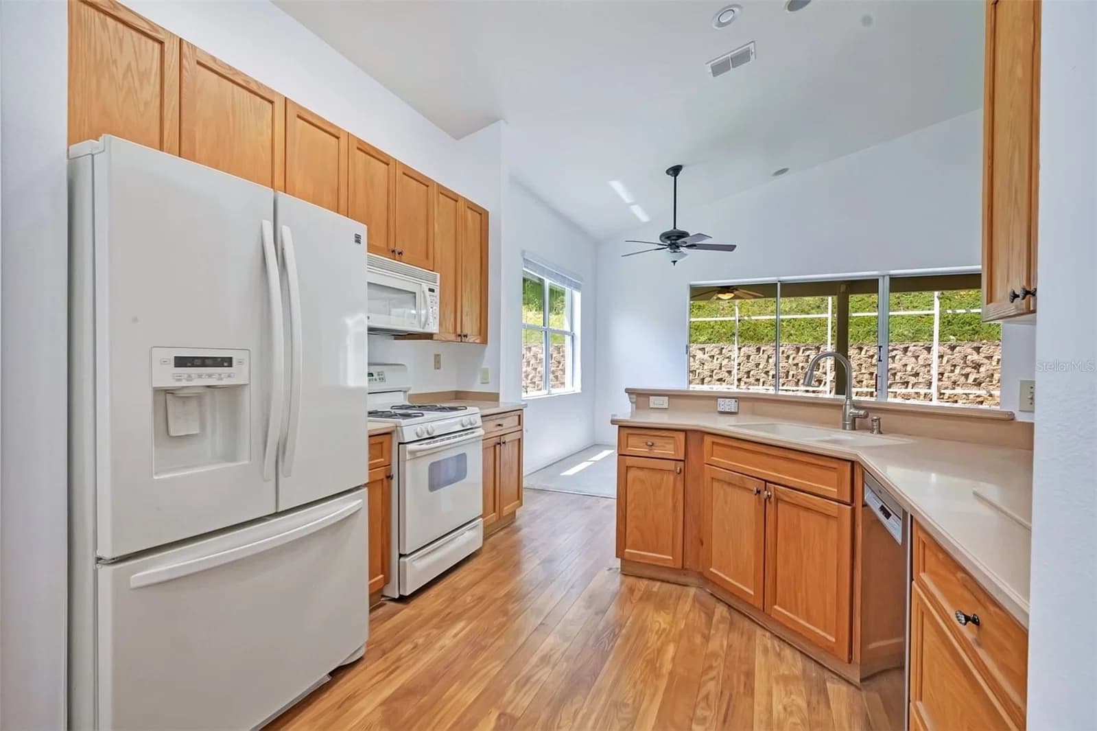 Photo 5 of 2197 CALEDONIAN Street