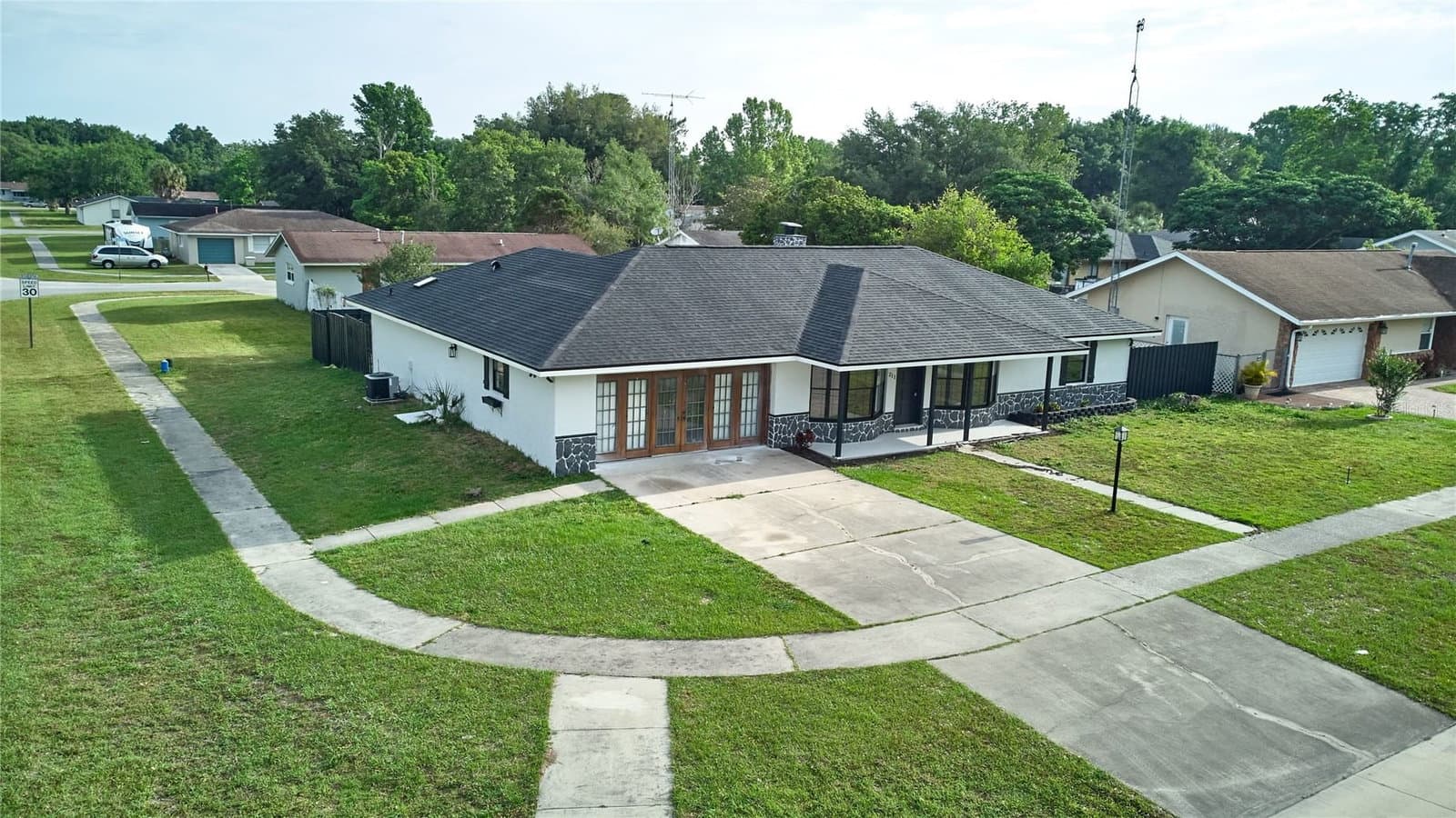 Photo 5 of 211 MARION OAKS