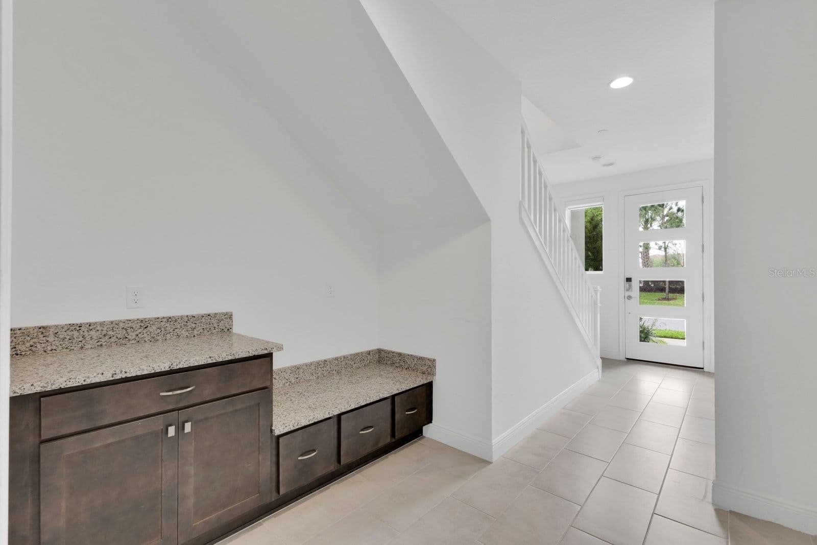 9868 BUCKLOW HILL