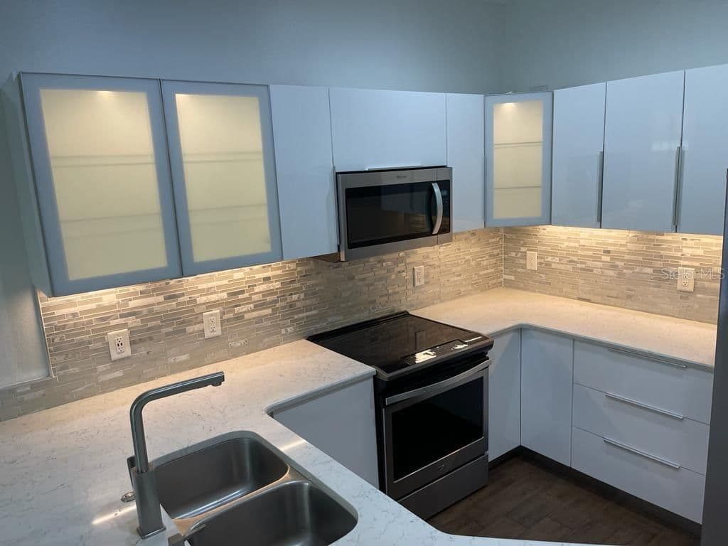 3153 CAPRI ISLE