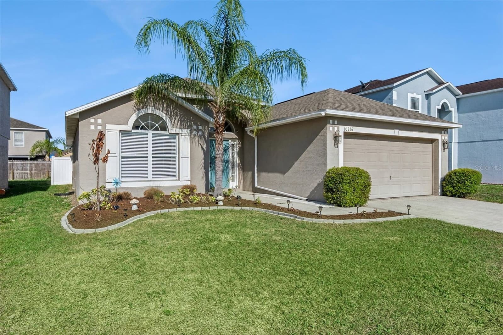 10256 LAXTON