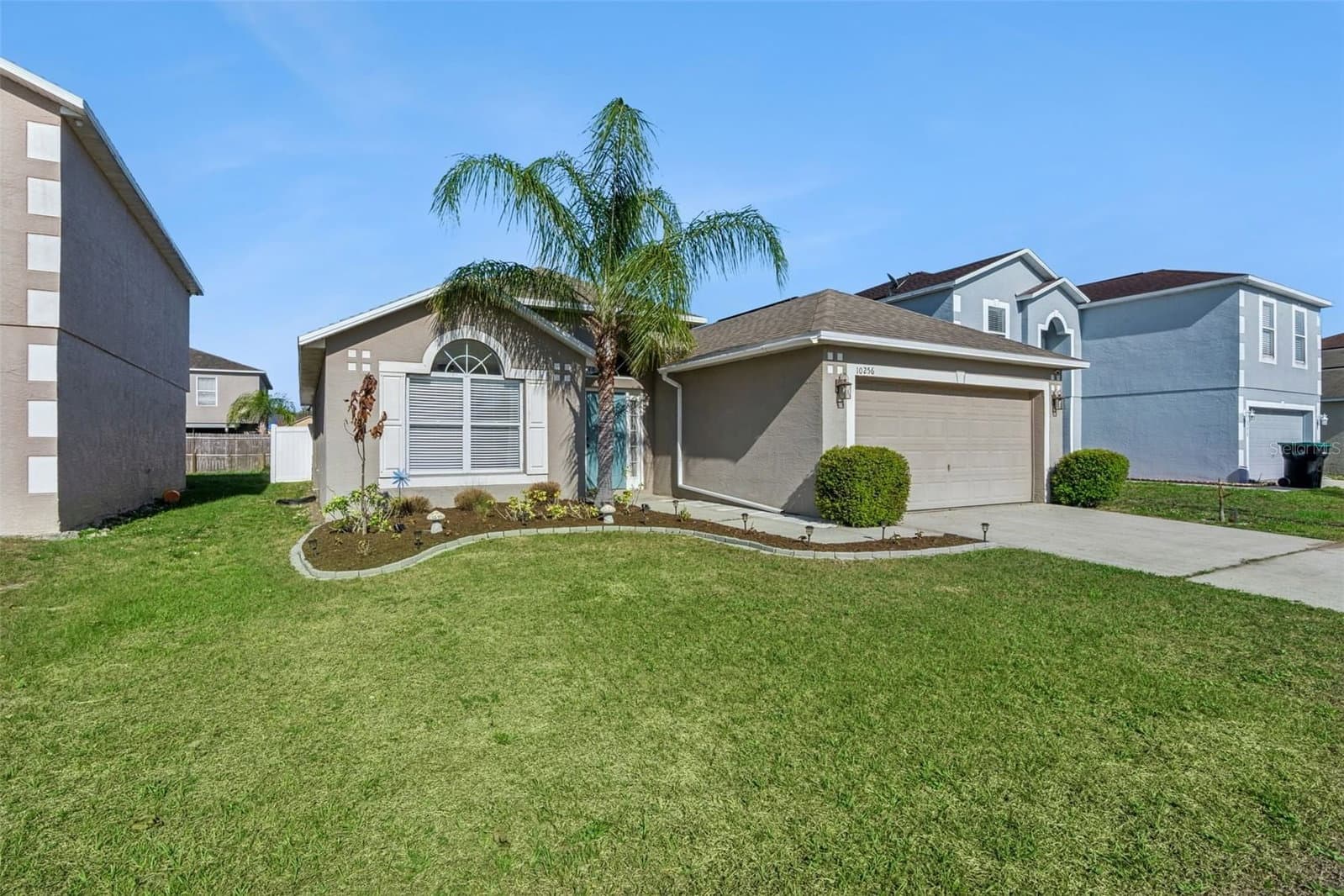 10256 LAXTON