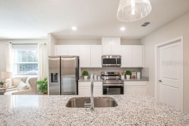Photo 5 of 475 MARION OAKS