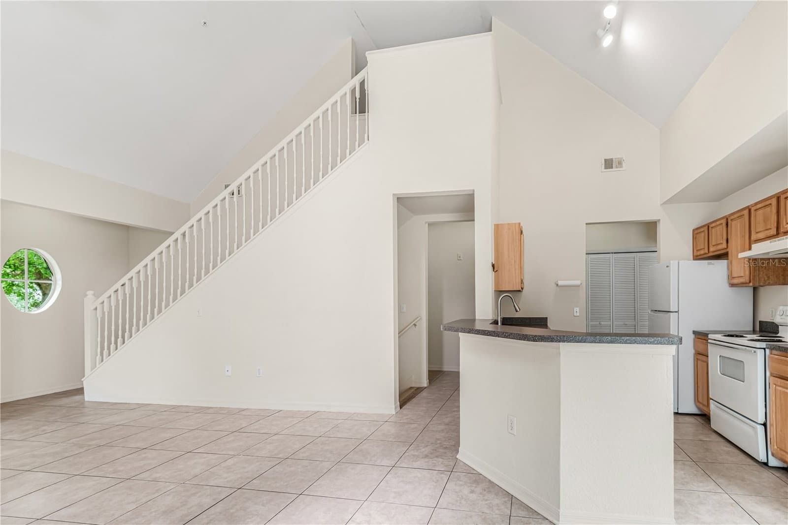 Photo 4 of 6025 WESTGATE