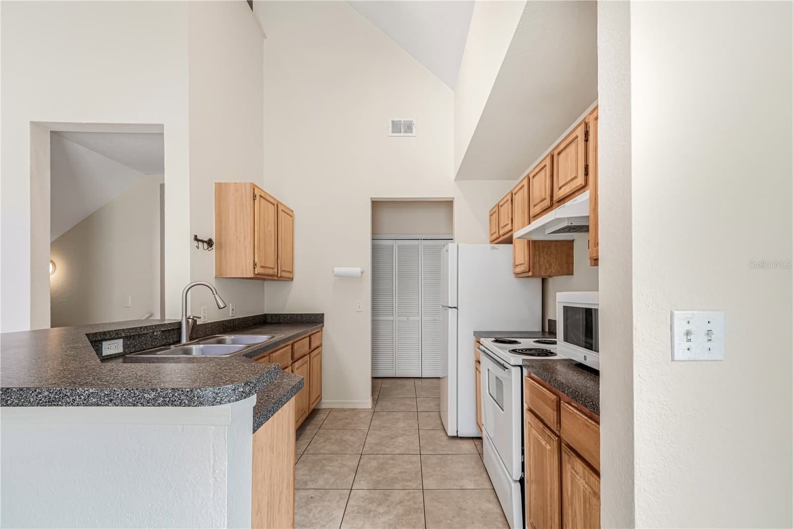 Photo 5 of 6025 WESTGATE