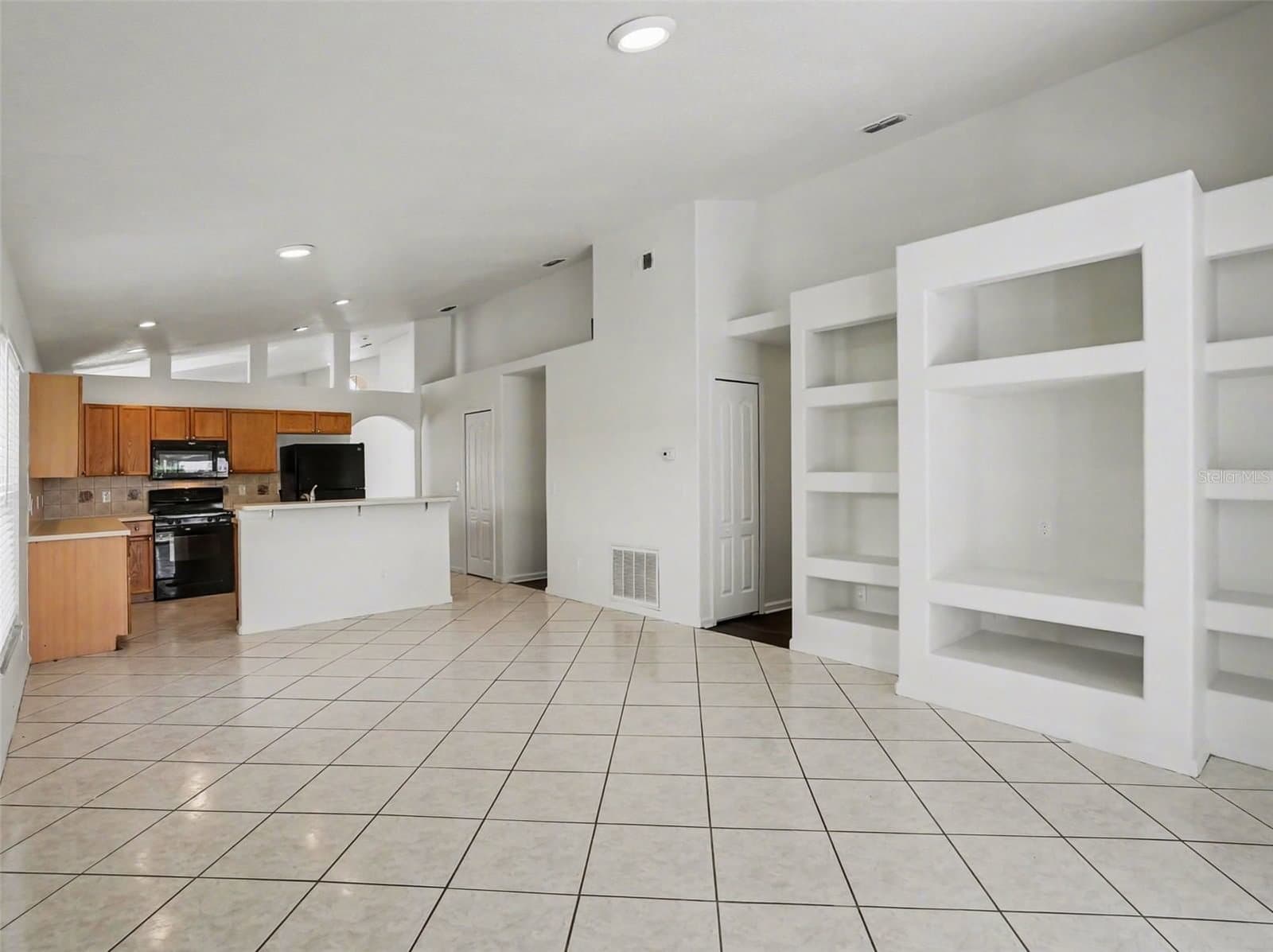 Photo 4 of 2609 MEADOW OAKS