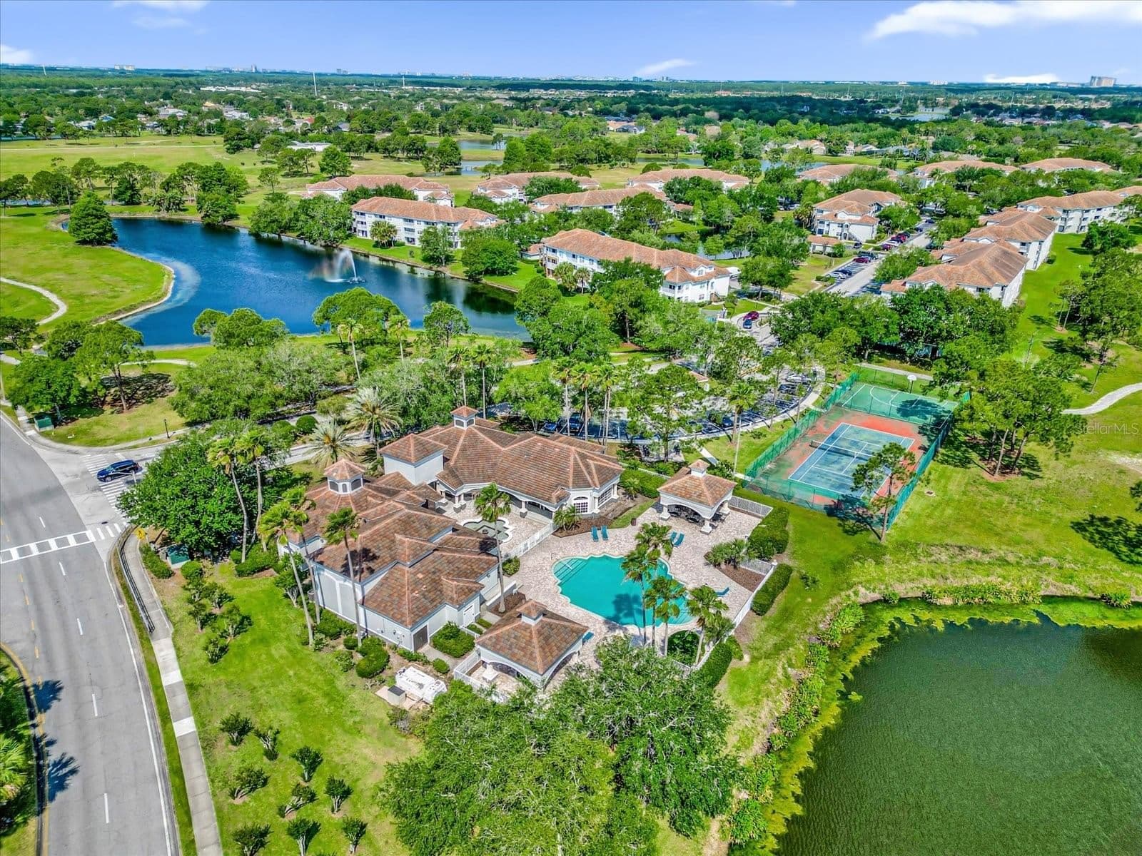 Photo 5 of 13803 FAIRWAY ISLAND