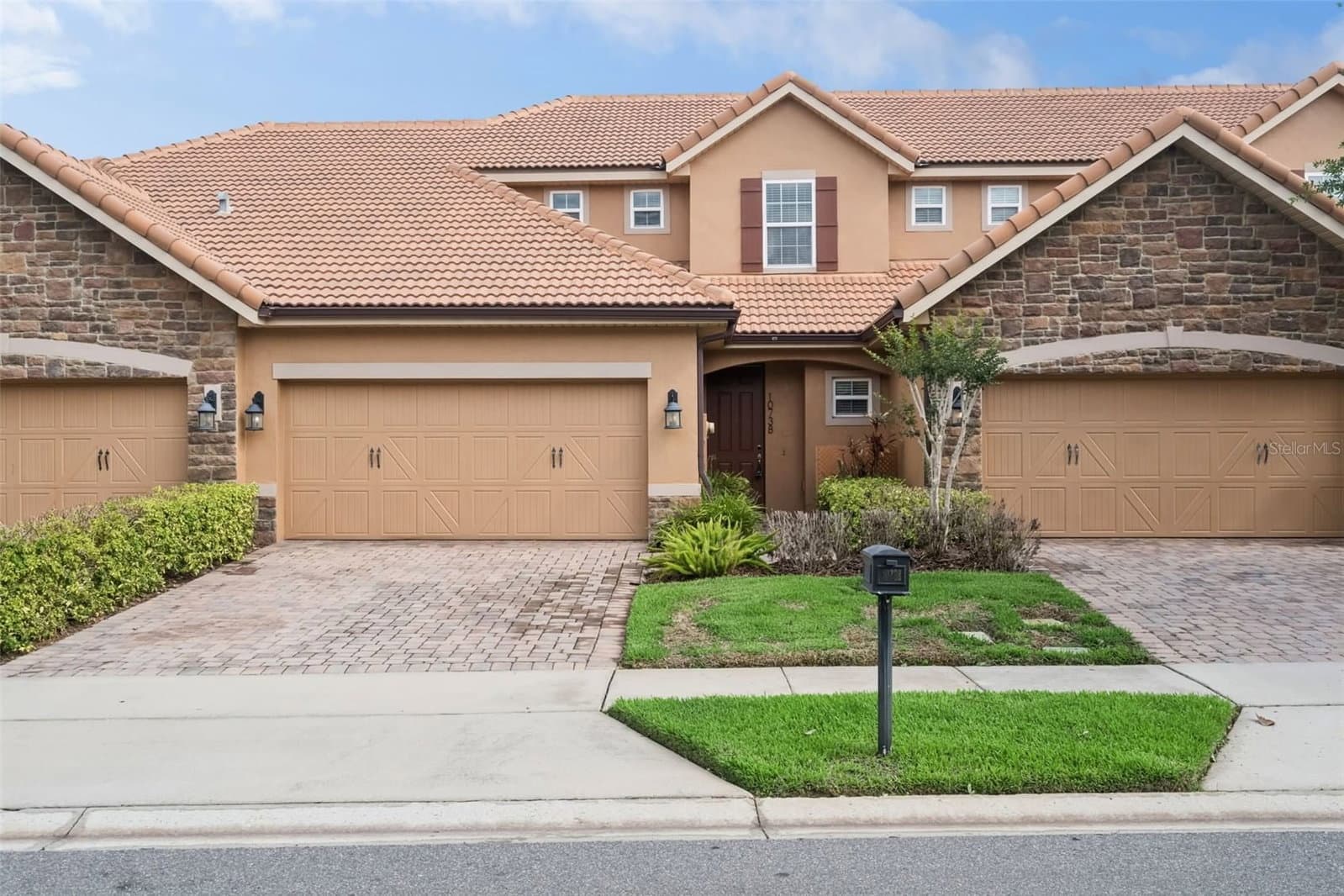 10738 BELFRY