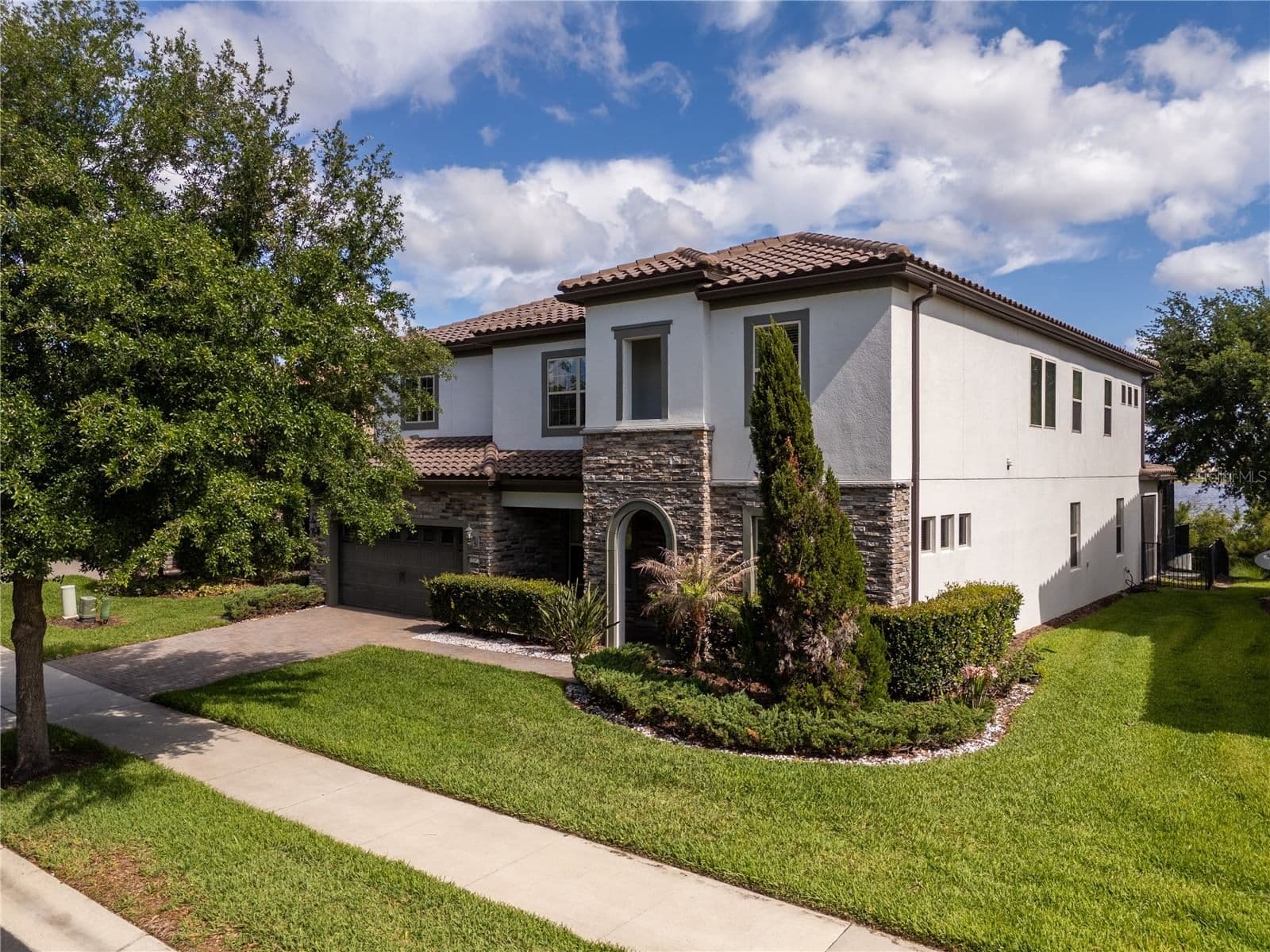 11142 LEMON LAKE