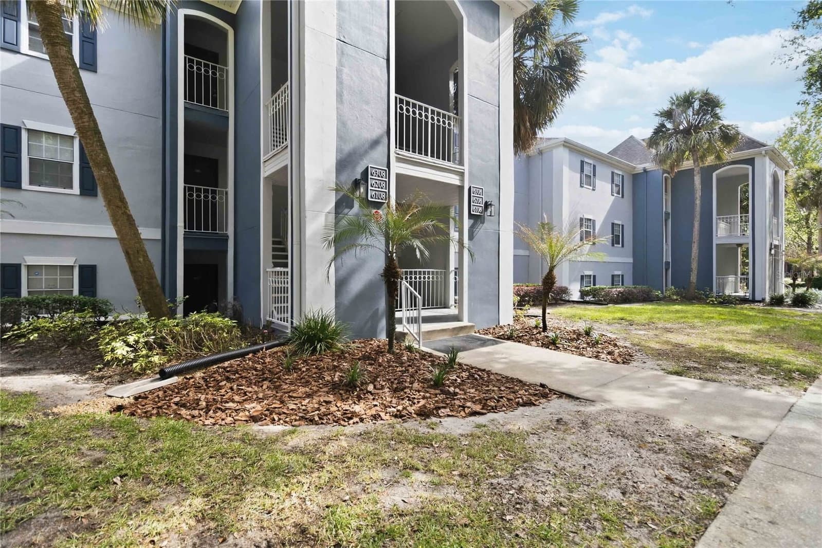 6206 BAYHILL
