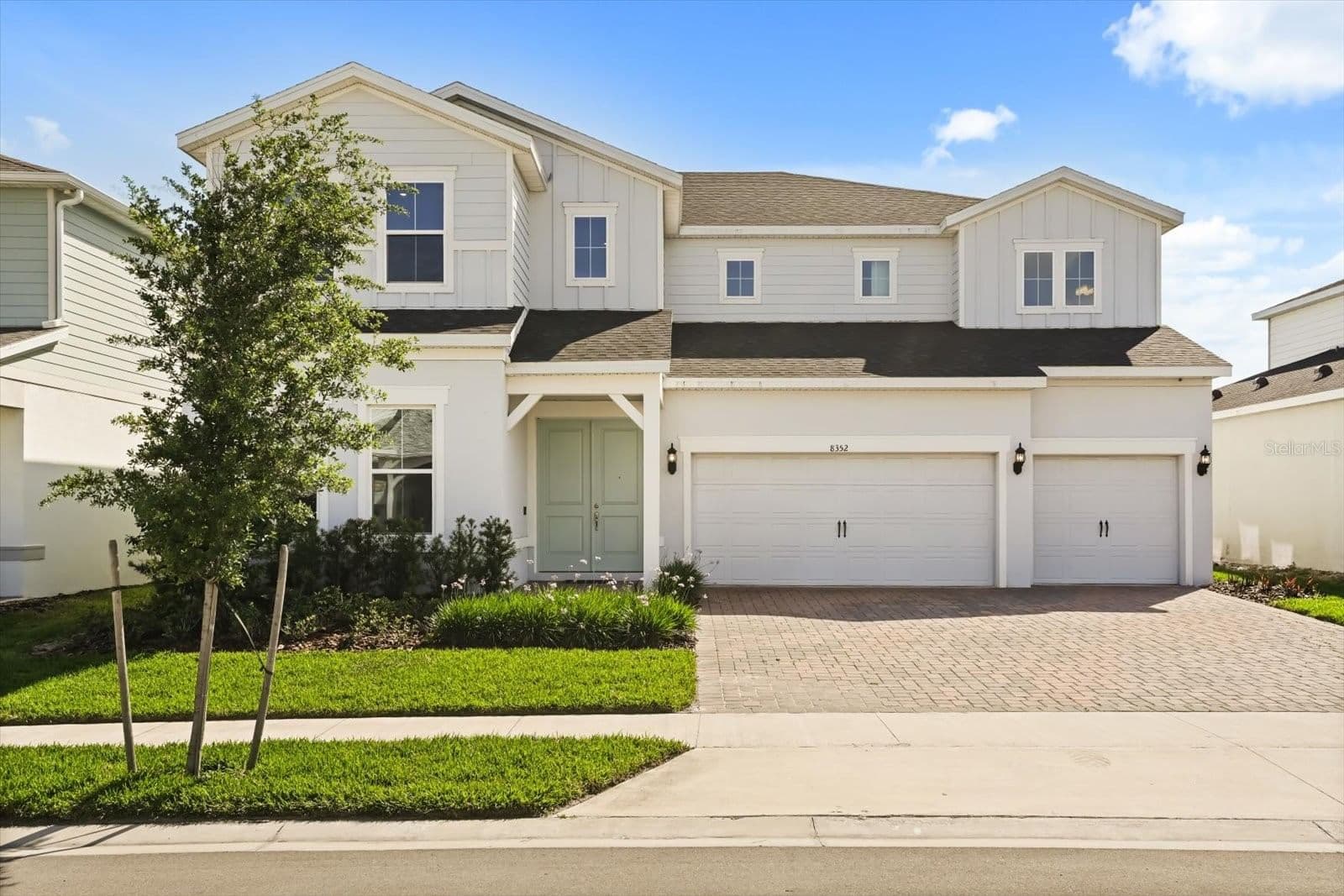 8352 PARK CLIFF