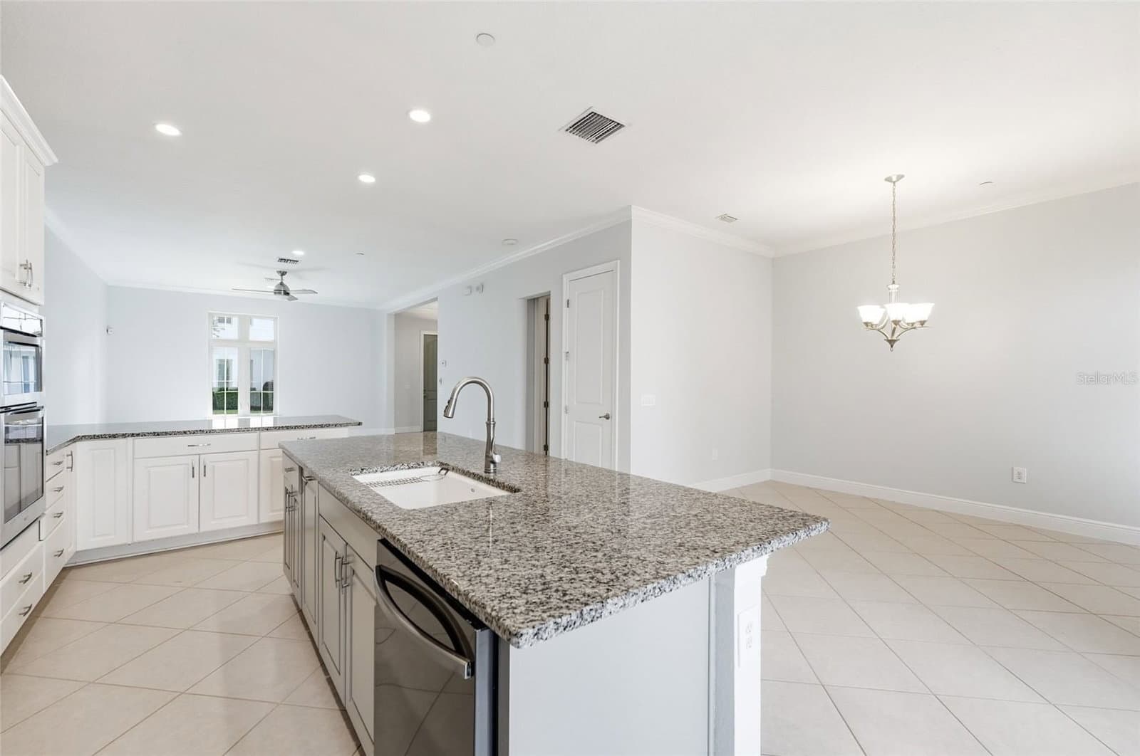 Photo 5 of 8807 FOUNTAIN PALM ALY